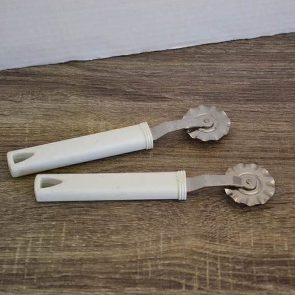 Vtg Pair of Italian Pastry Cutters - Picture 1 of 4